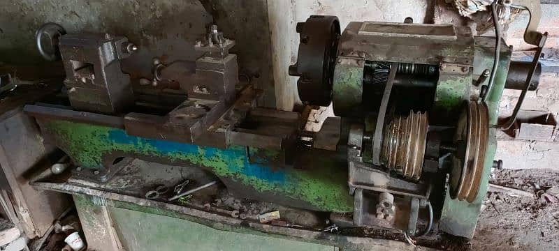 6.6 foot Lathe Machine  Good condition Demand 3,65000 Burewala 3