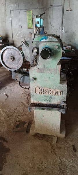 6.6 foot Lathe Machine  Good condition Demand 3,65000 Burewala 4