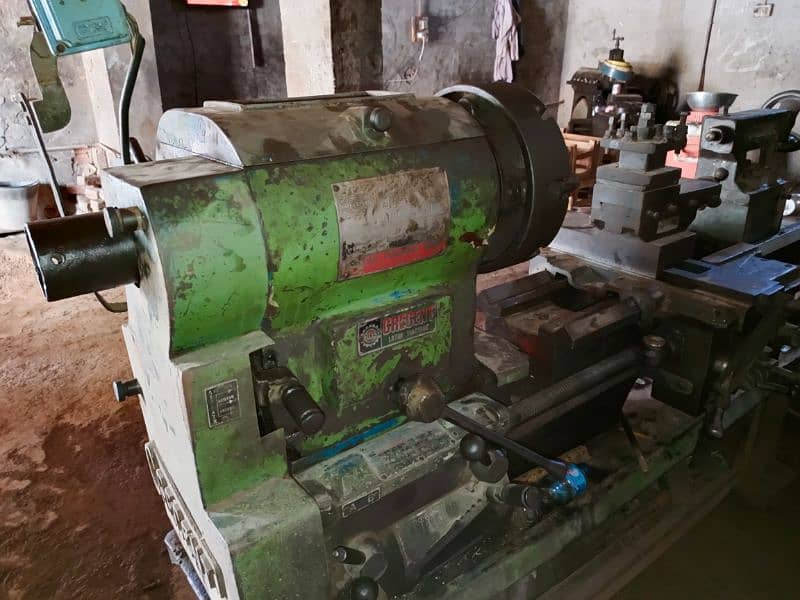 6.6 foot Lathe Machine  Good condition Demand 3,65000 Burewala 5