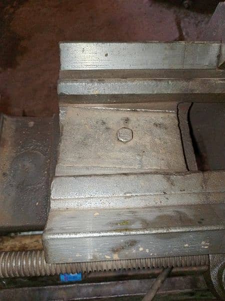 6.6 foot Lathe Machine  Good condition Demand 3,65000 Burewala 7