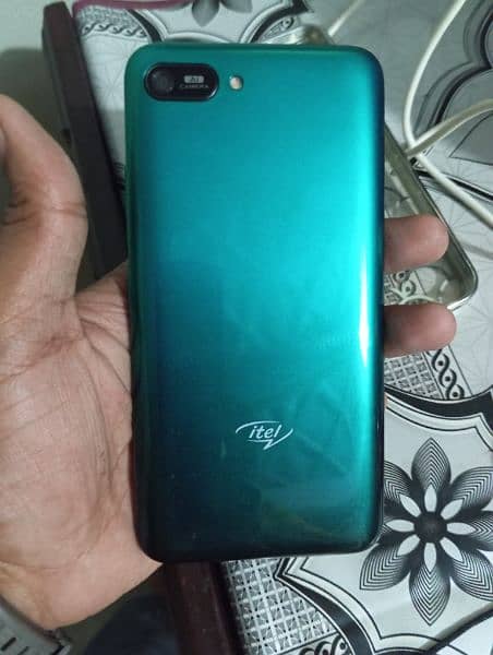 Itel A25 2/32 with box charger 1