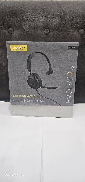 Evolve2 40& Evolve2Wireless Stereo Office Headphones 0