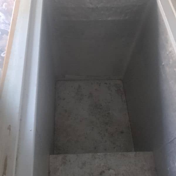 (Urgent sell ) perfect condition freezer 6