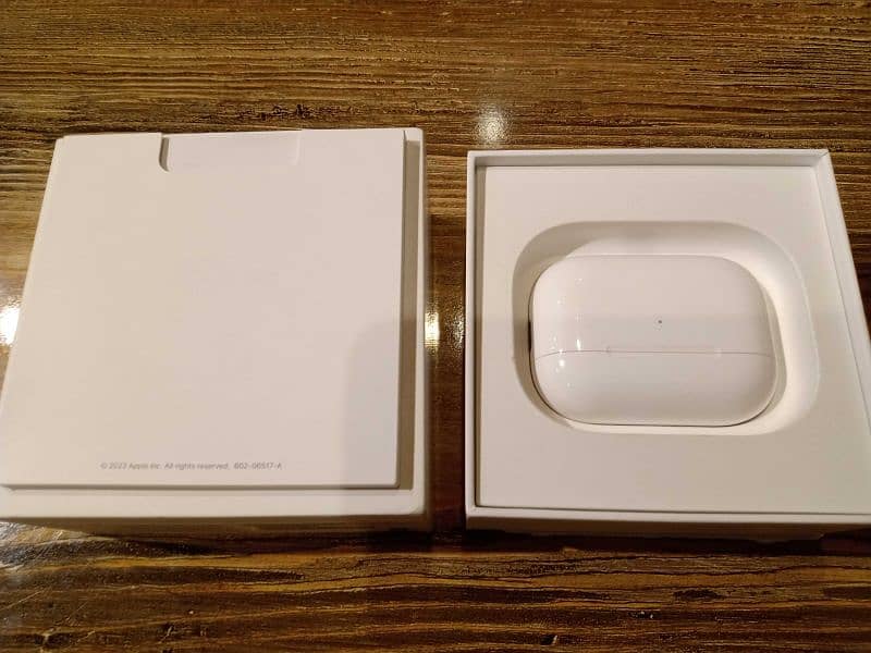 AirPods Pro (2nd generation) with MagSafe Charging Case (USB-C) 3