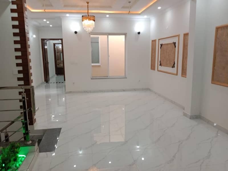 House Sized 5 Marla Is Available For sale In Gulberg 1