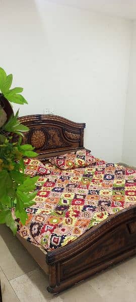 WOOD BED WITH METTRIS GOD CONDITON BED 1