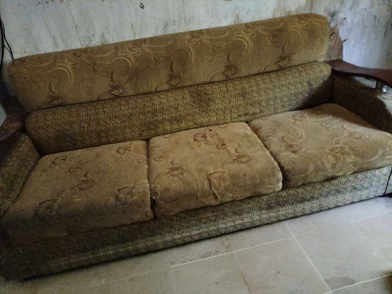 sofa for sell 1