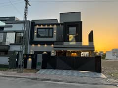 10 Marla Residential House For Sale In Talha Block Bahria Town Lahore 0