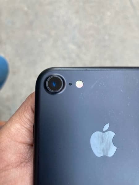 iPhone 7 10/10 condition 2