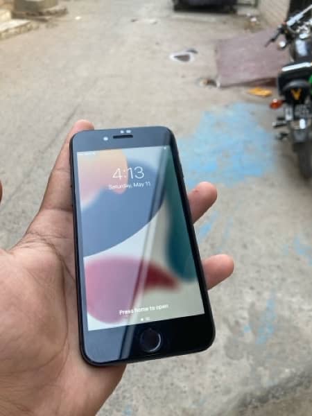 iPhone 7 10/10 condition 5