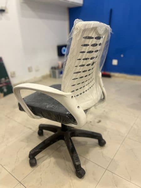 5 Office Chairs White Excellent Quality 0