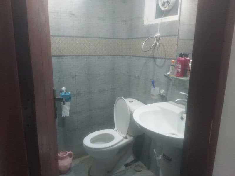 semi furnished  room for rent in sharing flat, 10