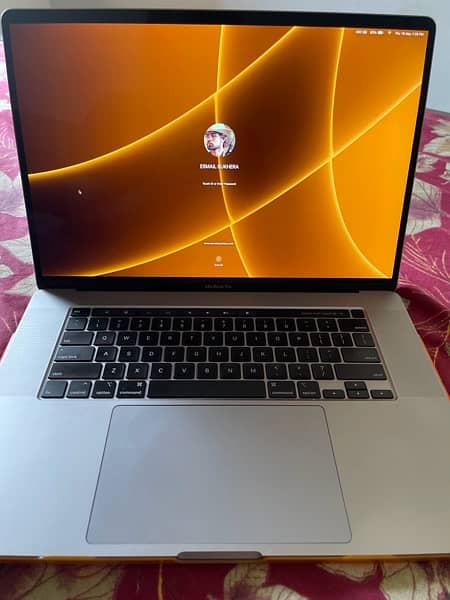 Mac book Pro 2019 ( 16 inch ) 1