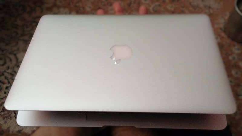 apply MacBook air model A1466 5