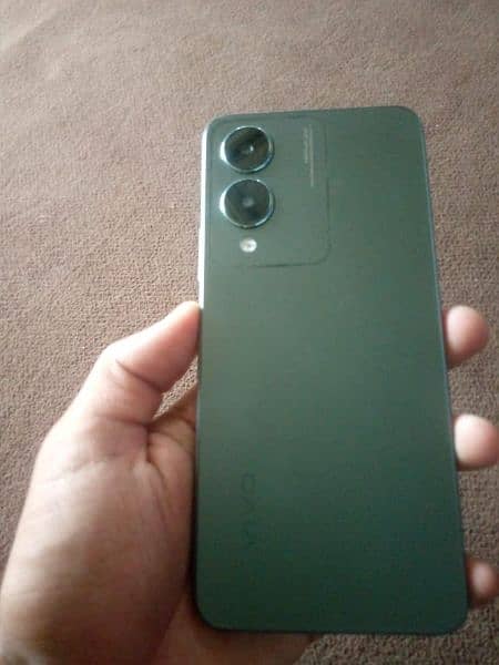 Vivo y17s Ram 4GB Rom 128 colour forest green guranted 11 month all ok 10