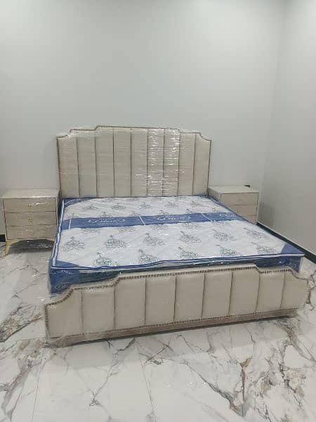 Bed With 2 Side Tables 3