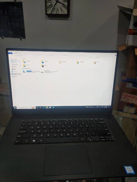 I am selling dell 5540 gaming laptop 3