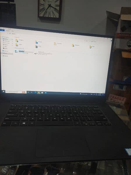 I am selling dell 5540 gaming laptop 4