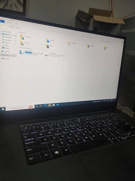 I am selling dell 5540 gaming laptop 8