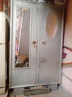 u/s double door Almari Closet Iron bohat hi mazboot order p bnwae thi