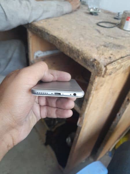 iphone 6 very good condition pta aprovd 16 gb 3