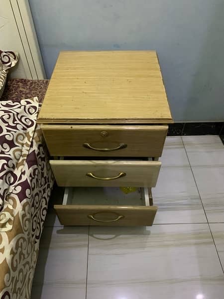 Single bed with side table 4