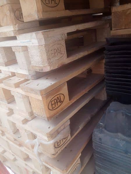 Plastic and Wooden Pallets 8