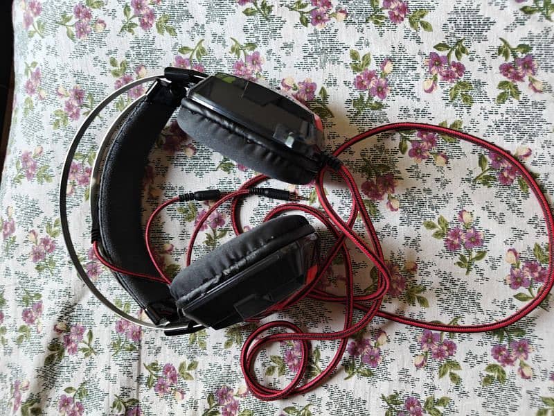 RedDargan headphones bass and games and  only volume button issues 2