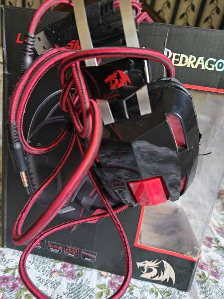 RedDargan headphones bass and games and  only volume button issues 7