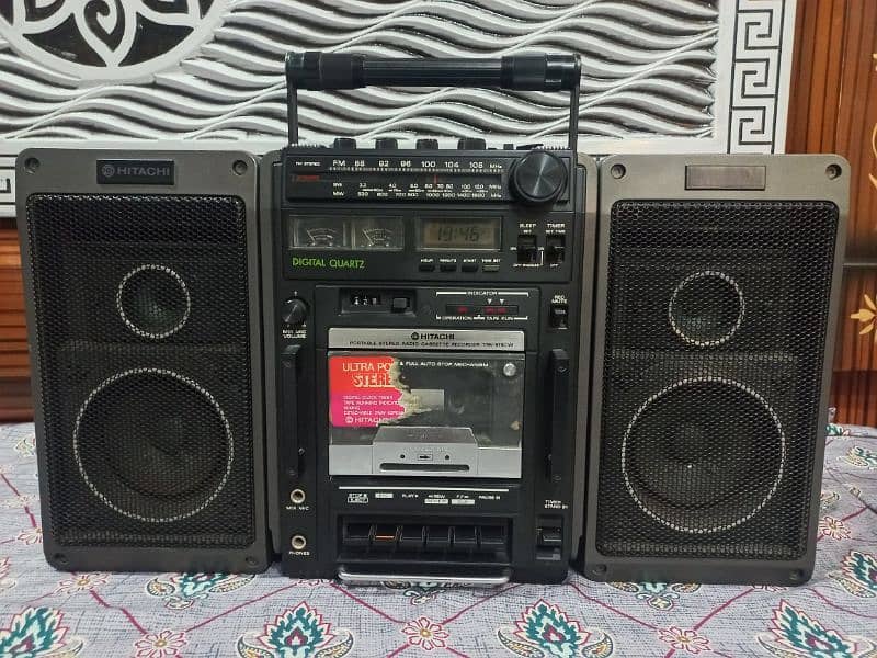 Hitachi Japan Tape Recorder TRK-9150 FM Radio 1