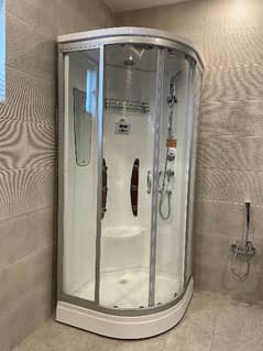 shower cabin in good condition