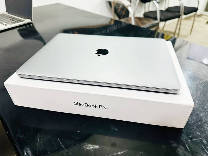 Apple Macbok Pro 2017 Silver 16/512 1