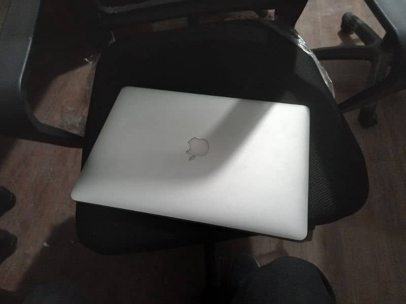 Mac Book Pro 2015 15 inch mid 2015 retina 1