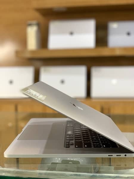 Macbook Pro 2019 (16 inches) 1