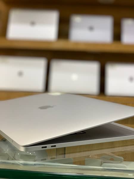 Macbook Pro 2019 (16 inches) 2