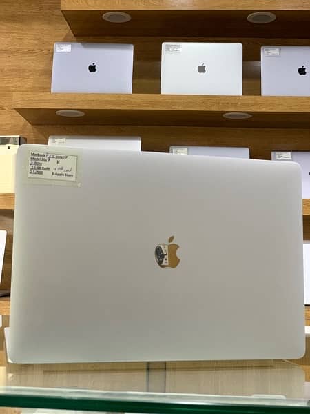 Macbook Pro 2019 (16 inches) 3