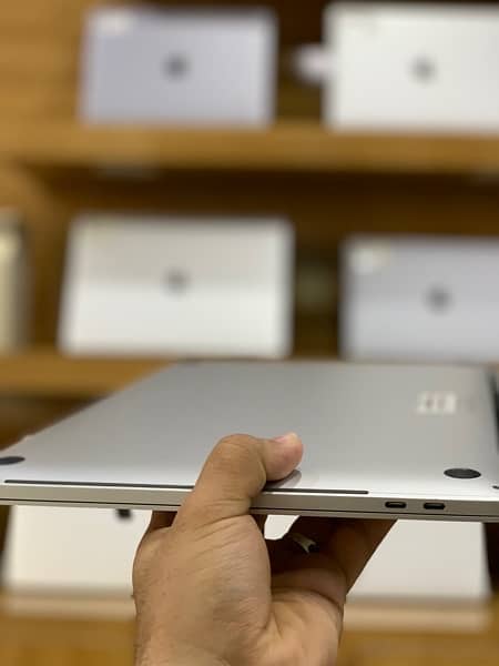 Macbook Pro 2019 (16 inches) 6