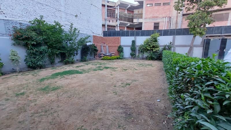 Prime Location House Of 31 Marla Available For sale In Arbab Sabz Ali Khan Town 7