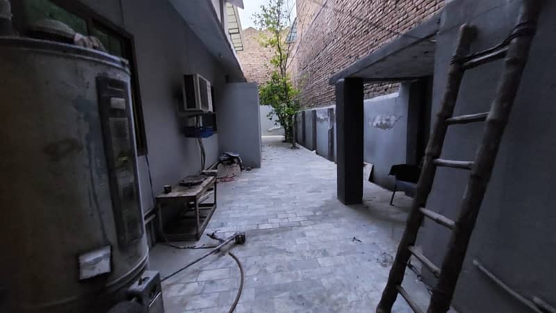 Prime Location House Of 31 Marla Available For sale In Arbab Sabz Ali Khan Town 28