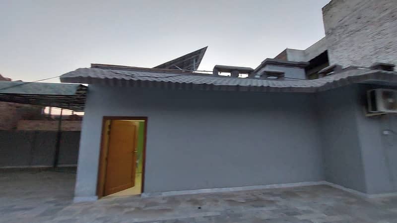 Prime Location House Of 31 Marla Available For sale In Arbab Sabz Ali Khan Town 36