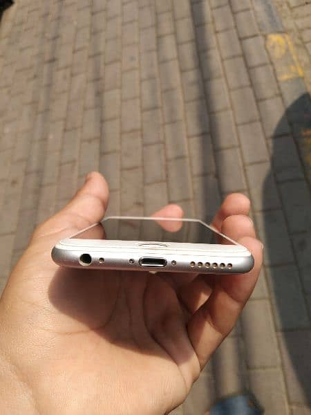 iPhone 6 non PTA condition 10 by 10 condition 3