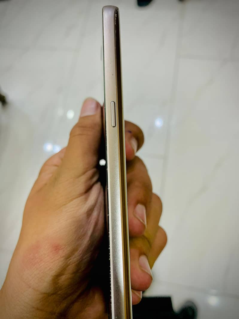 Samsung Galaxy S7 (4/32) 10/10 condition 7