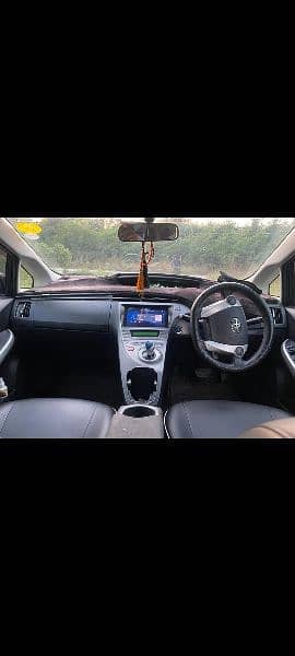 Toyota Prius 2015 6