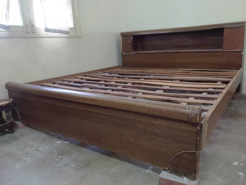 Bed King Size 0