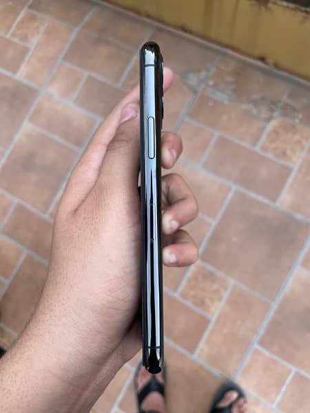 Iphone 11 pro 256gb non-pta For sale in Good  condition 2