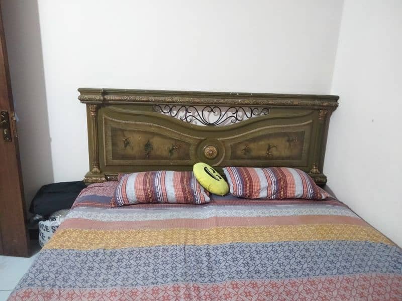 Bed with mattress and cupboard 0