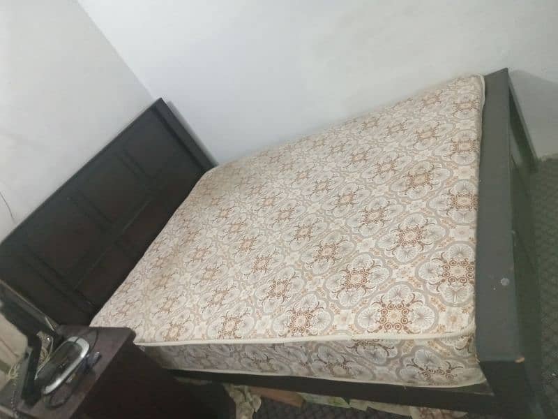 Bed with mattress 1