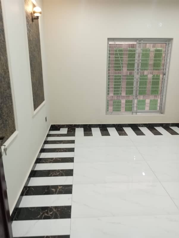 10 MARLA HOUSE AVAILABLE FOR SALE IN WAPDA TOWN PHASE 1 BLOCK J2 5