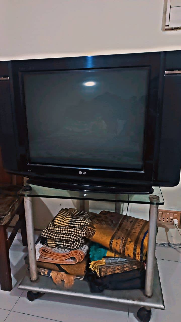 LG TV with trolley 1