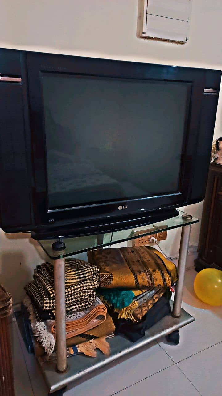 LG TV with trolley 3
